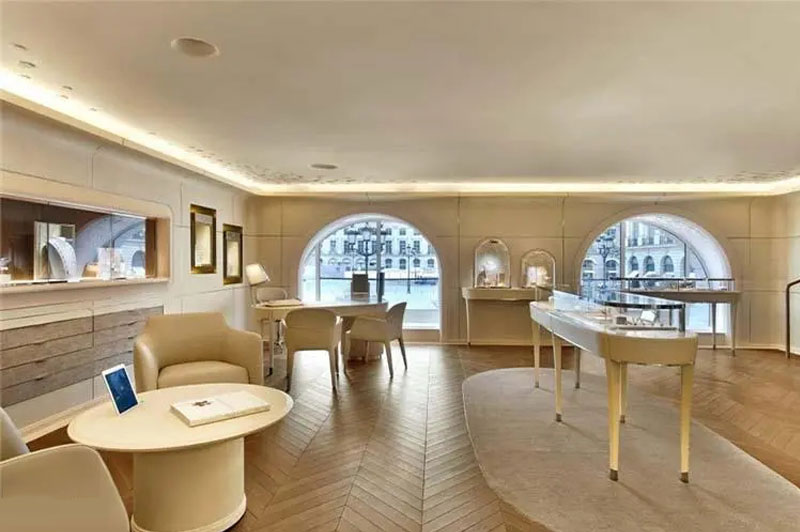 南宁宝玑手表维修：恢复时光美学的艺术品味